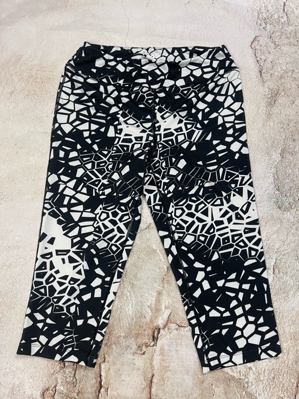 Fila Black & White Geometric Capri Leggings